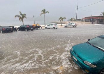 Stuhia e fortë përfshin Greqinë, përmbyten zona të tëra në Kefaloni (FOTO)