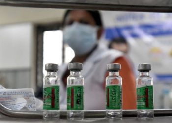 Britanikët e vaksinuar janë më të mbrojtur nga varianti indian i koronavirusit