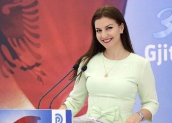 Opozita humbi në zgjedhje, zëdhënësja e PD rikthehet në Zvicer pranë familjes dhe biznesit të saj