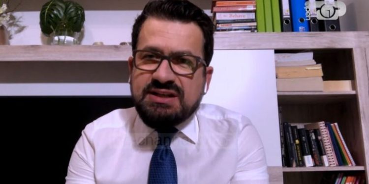 Kreshnik Spahiu: Pse në Tiranë gjen “patriotë” kundër Serbisë, por që ulin “brekët” para Greqisë?