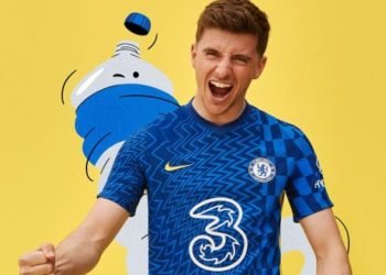 Chelsea me fanella të reja do të kërkojë të shtunën titullin e parë me Tuchel