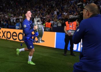 I dhuroi trofeun e Championsit, Mount: Kam shpërthyer në lot kur pashë babanë që zbriste shkallët