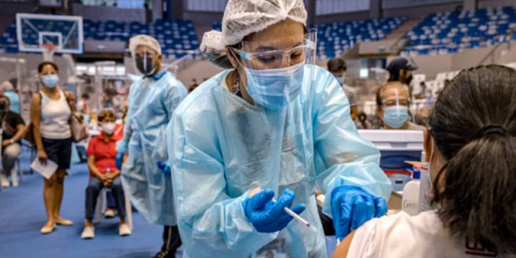 Rusia autorizon vaksinën e re “Sputnik Light”: 79.4% efektive dhe merret me një dozë