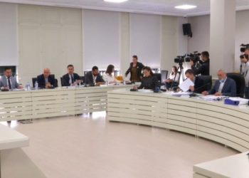 PD e LSI kërkojnë ripërsëritjen e zgjedhjeve në Gjirokastër, Salianji: Me bindje të plotë, zero mundësi për votim të dyfishtë (Debati në KAS)