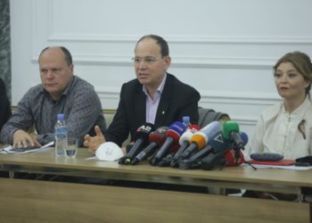 Themelohet grupi që kërkon largimin e Lulzim Bashës nga PD-ja: Të japë dorëheqje të menjëhershme!