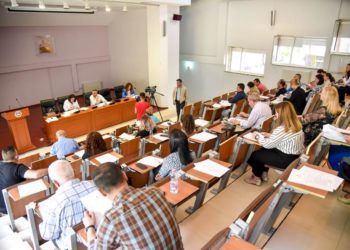 53 familje në Gjirokastër përfitojnë kredi të buta nga bashkia