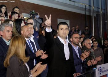 10 arsye të forta përse Lulzim Basha duhet të largohet nga drejtimi i PD