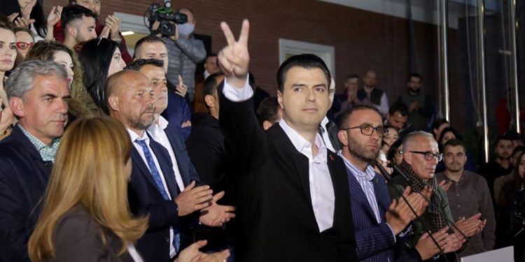 10 arsye të forta përse Lulzim Basha duhet të largohet nga drejtimi i PD