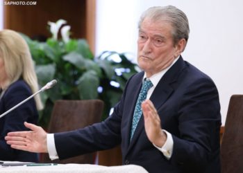 Sali Berisha mund të kërkojë azil në Francë, nëse i hapen “dosjet” në Shqipëri