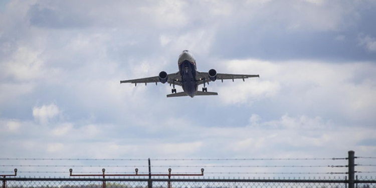 Italia i jep fund karantinës për turistët nga Bashkimi Europian