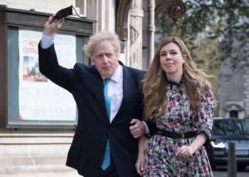 Kryeministri britanik martohet në një ceremoni sekrete