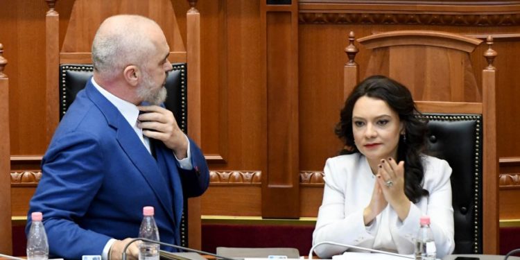 Elisa Spiropali për Bashën e Monikën: Edi Rama i ha për mëngjes këta
