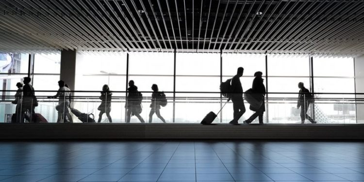 E frikshme/ 423 mijë shqiptarë janë larguar jashtë vendit prej vitit 2011