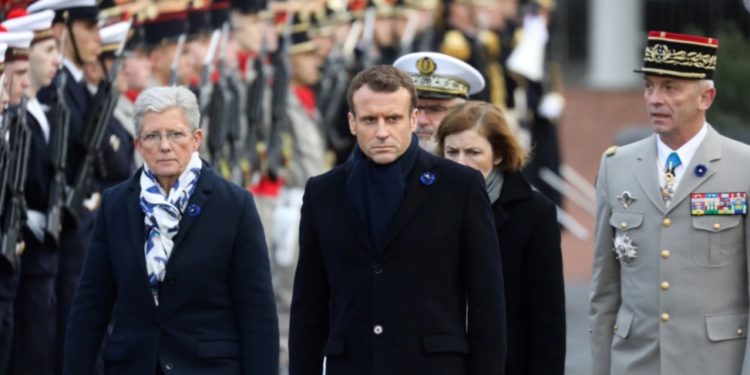 Franca gumëzhin nga zërat për grusht shteti nga ushtria