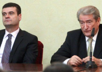 Patozi: Sali Berisha një stekë e lartë e politikës shqiptare, rrëzimi i tij është një sinjal i mprehtë alarmi. Kënaqësia e mazhorancës është naive
