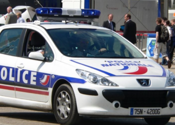 Tronditet Franca/ 44 vjeçari qëlloi dhe dogji në mes të rrugës ish gruan e tij