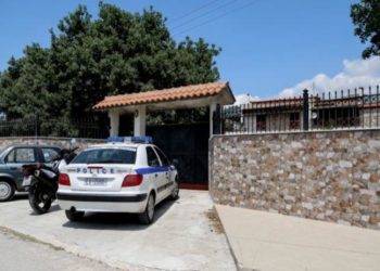 Vrasja që shokoi Greqinë: Kush është i riu shqiptar që masakroi me thika pensionistin e pasur, prifti në Shqipëri e bindi të rrëfehej