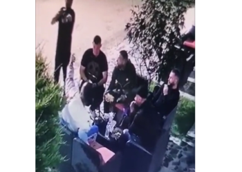 Momenti para ekzekutimit të 27-vjeçarit në Tiranë (VIDEO)