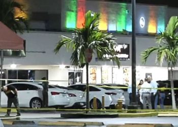 Të shtëna në një klub në Florida, 2 viktima dhe të paktën 20 të plagosur