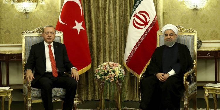 Turqia gati të ndërhyjë për Gazën, Erdogan telefonon homologun iranian