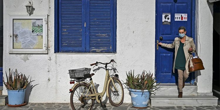 Greqia i jep fund izolimit total/Hapen bizneset, ja rregullat e reja për turizmin