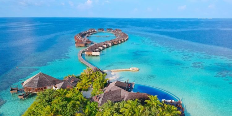 Maldive ndalon turistët nga Azia e Jugut