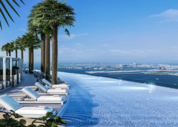 FOTOT/ Pishina më e lartë në botë është hapur në Dubai