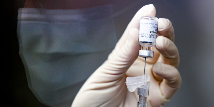 Shkencëtarët në ndjekje të varianteve të reja të COVID-19 që mund të depërtojnë vaksinën: Asgjë s’është e sigurt