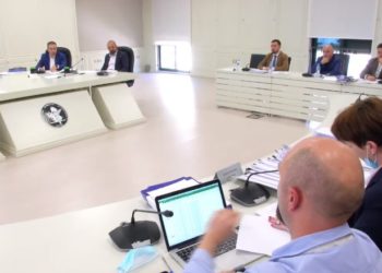 Zgjedhjet, KAS vendos sot për Gjirokastrën