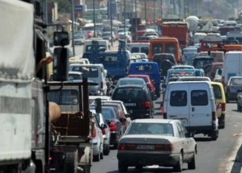 Prej 6 muajsh mjetet e vjetra lëvizin pa kontroll teknik, ekspertët: Kjo është e rrezikshme