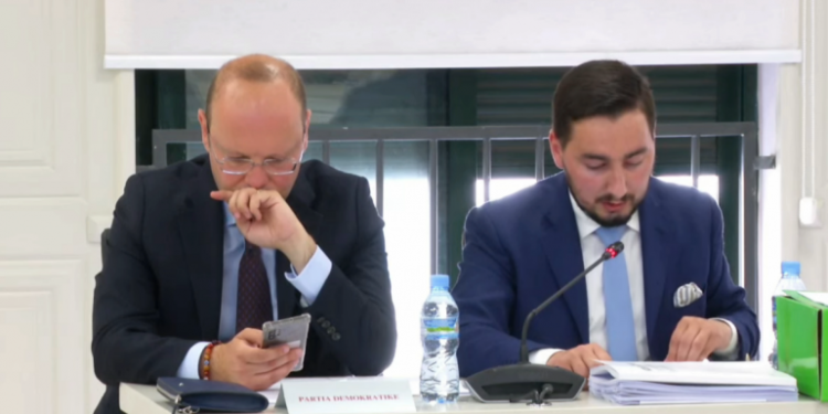 Zgjedhjet në Gjirokastër, PD nxjerr emrat e atyre që sipas selisë blu tjetërsuan vullnetin e qytetarëve (VIDEO)