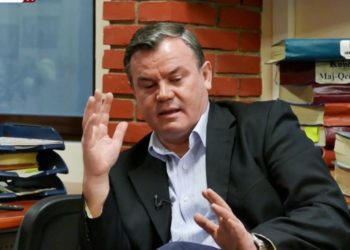 Nikoll Lesi: Ilir Meta është penduar për përplasjen me SHBA, por ai është racë skrapaliu e s’e pranon kollaj