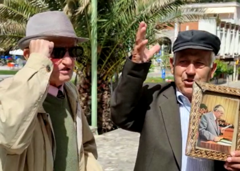 Komunistët e Përmetit: Enver Hoxha e bëri Shqipërinë lule, ai ishte drita e diellit për të gjithë vendin (VIDEO)