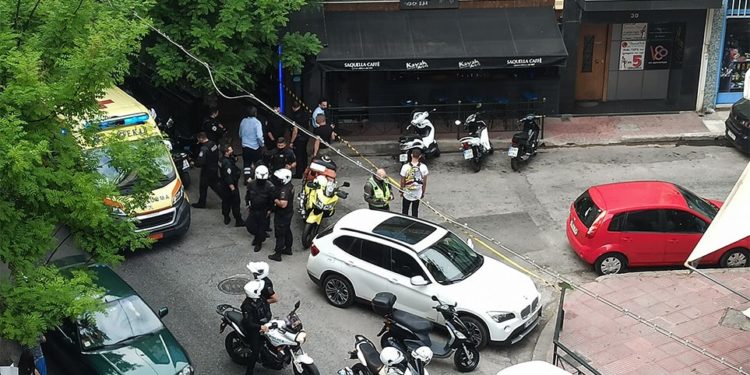 ‘Dosja e zezë’ e shqiptarit që u ekzekutua në Athinë, lëvizte me patinë elektrike dhe mbante jelek antiplumb