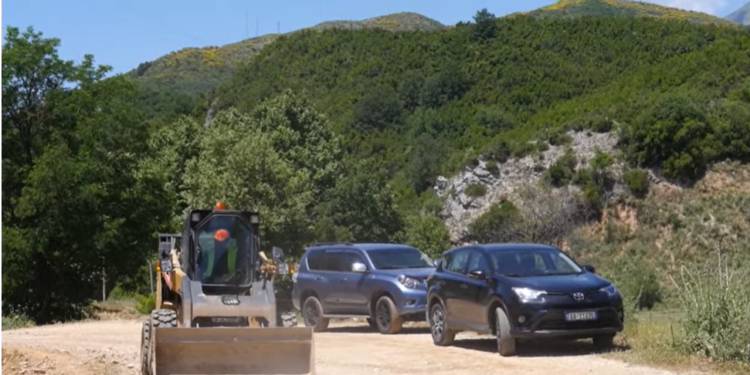 Për rrugën e Syrit të Kaltër kujtohen të nisin punimet në mes të sezonit turistik