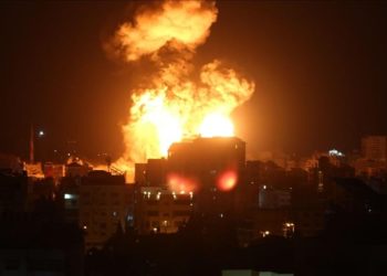 Avionët izraelitë bombardojnë një zyrë turke të bamirësisë në Gaza