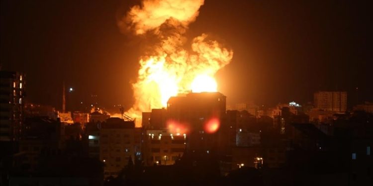 Avionët izraelitë bombardojnë një zyrë turke të bamirësisë në Gaza