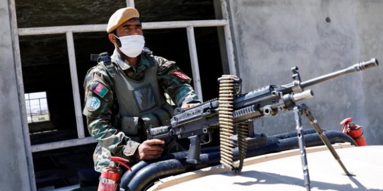 NATO tërhoqi trupat, ministria e Mbrojtjes së Afganistanit konfirmon vrasjen e 100 talebanëve