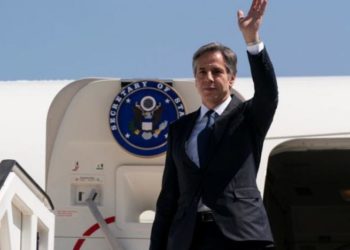 Dëshiron të ndërmjetësojë armëpushimin mes Izraelit dhe Palestinës/ Blinken arrin në Kairo