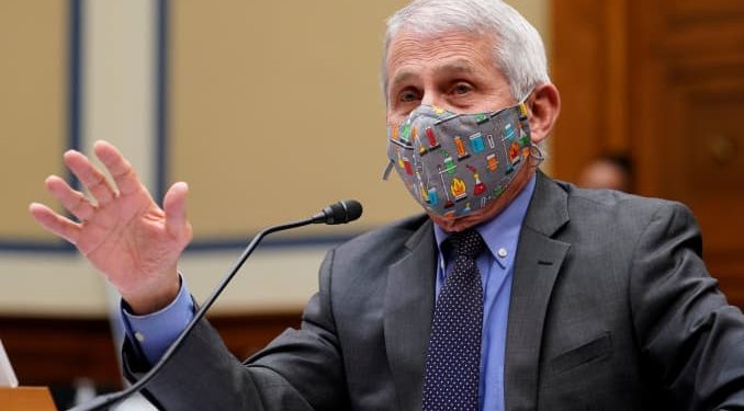 Fauci: Duhet të hartohen udhëzime të reja për mbajtjen e maskave
