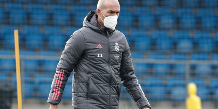 Plas te Real, lojtarët kundër Zidane. Francezi përjashton yllin nga skuadra