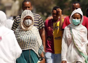 OBSH: Vdekjet nga Covid-19 në Afrikë janë rritur me 40%