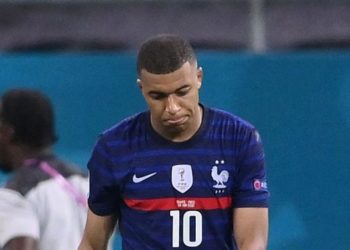 Pele i del krah Mbappes: Kokën lart, nesër është dita e parë e rrugëtimit të ri