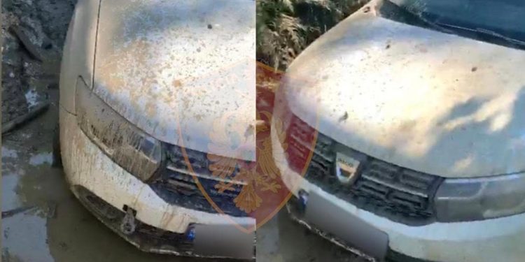 Makina i ngeci në baltë, dy turistë kanadezë bllokohen për disa orë në një përrua në…