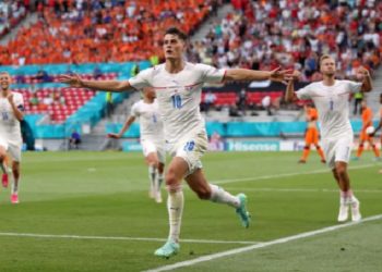 Çekia surprizon Holandën dhe kalon në çerekfinale