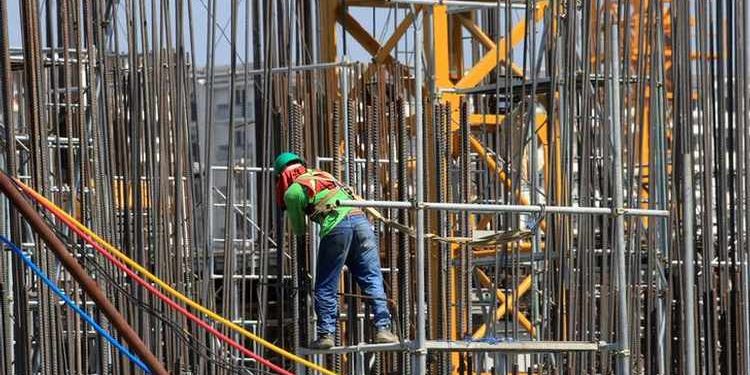 Bien nga skela dy punëtorë në Sarandë