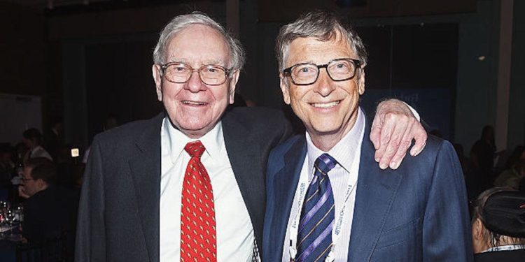 Ikona e botës së financës, Warren Buffet tërhiqet nga Fondacioni i Bill Gates