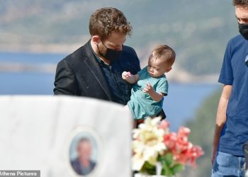 Pasi piloti pranoi autorësinë e ngjarjes, prindërit e Caroline e bëjnë hapin e radhës, kërkojnë kujdestarinë e mbesës 11-muajshe