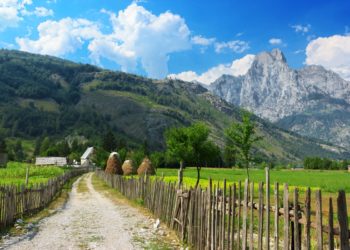 Dy turistë të huaj humbin në Valbonë, policia nis kërkimet