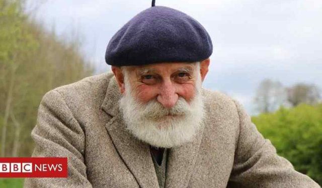 Kurrë nuk është vonë/ Njihuni me 84 vjeçarin që po bën namin në Youtube